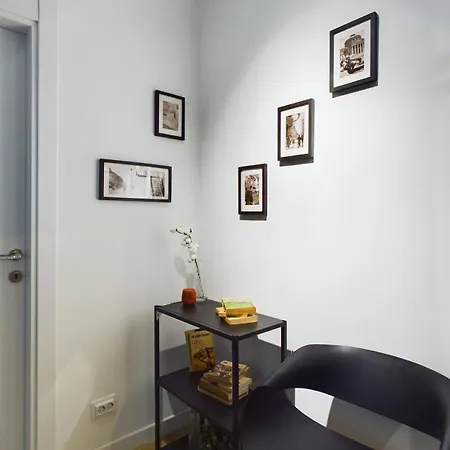 Piata Amzei 5 شقة