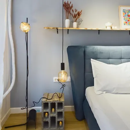 Piata Amzei 5 * Bucharest